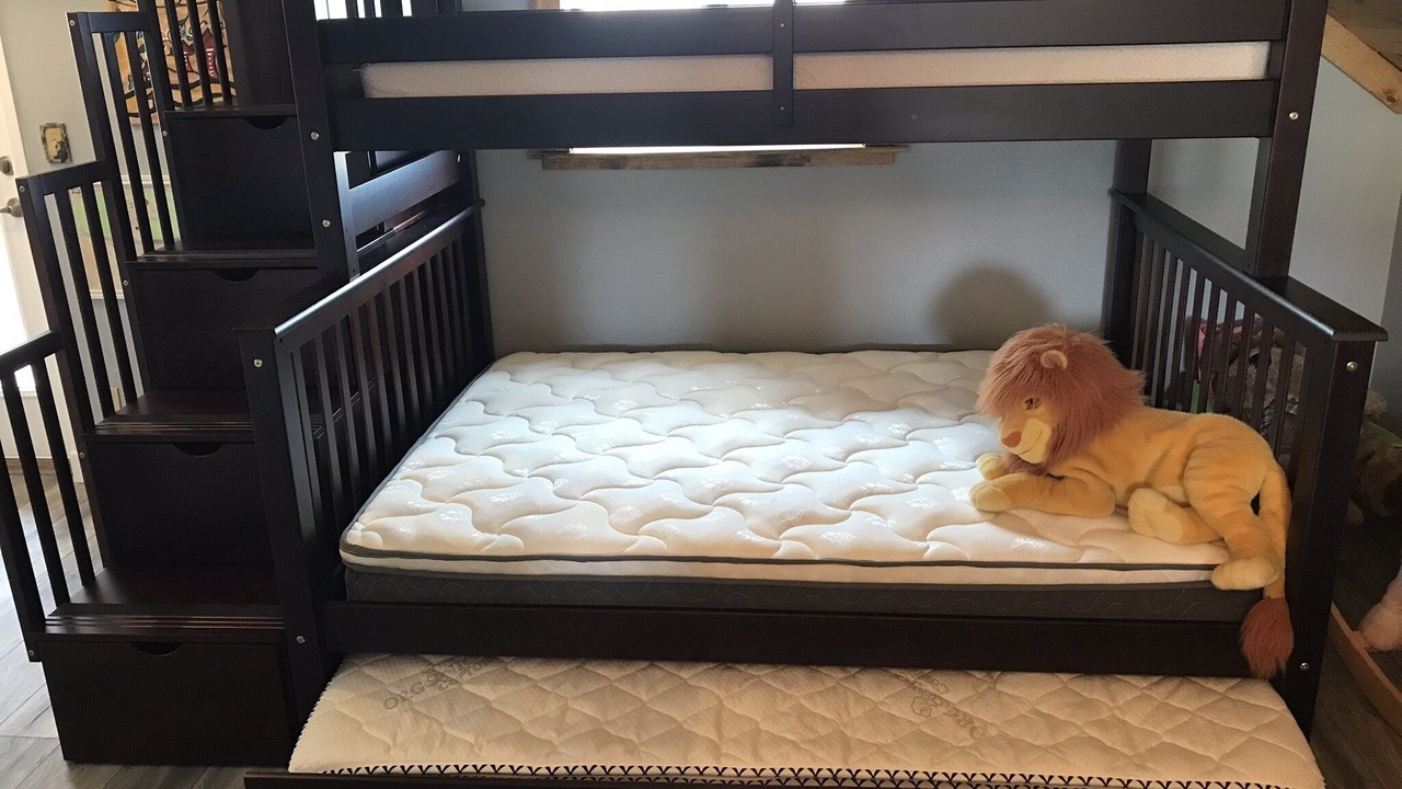 Photo of Bedroom in Michigan Hill