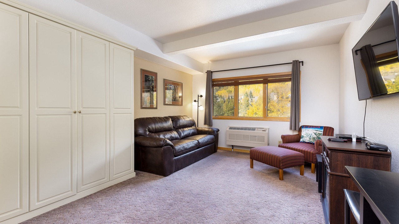 Photo of Bedroom in Mountain House