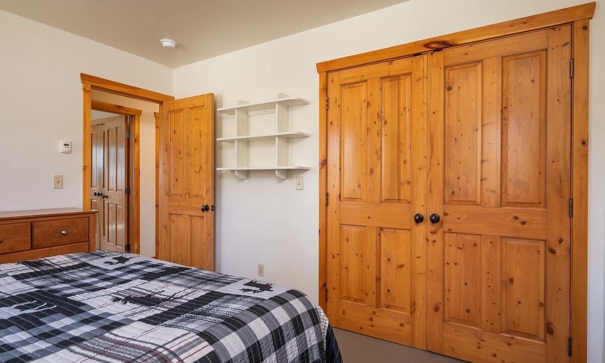 Photo of Bedroom in Sunset Ridge