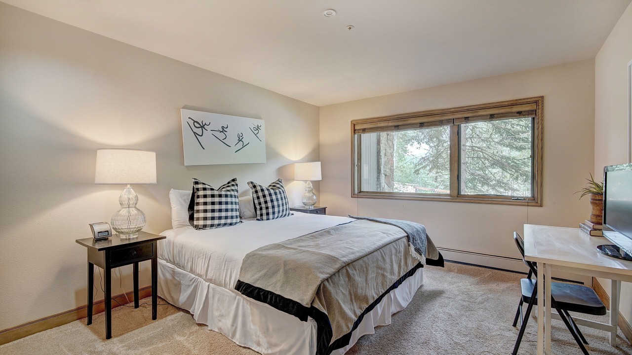 Photo of Bedroom in Beaver Creek
