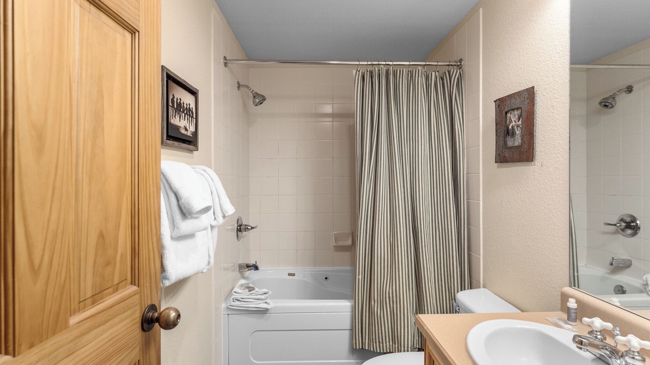 Photo of Bathroom in Mountain House