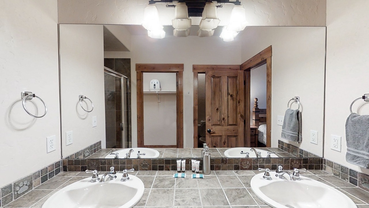 Photo of Bathroom in Bear Crossing