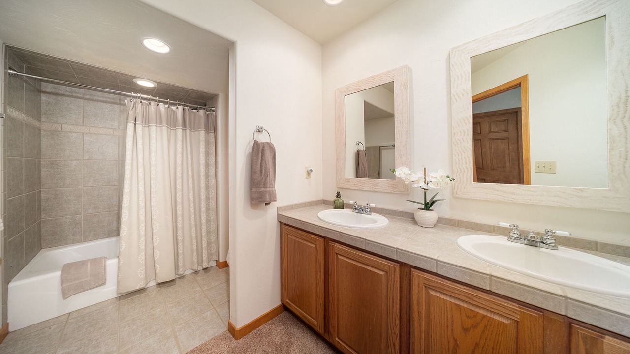 Photo of Bathroom in Fraser