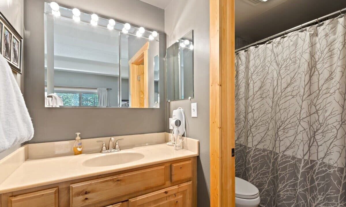Photo of Bathroom in Warrior's Mark