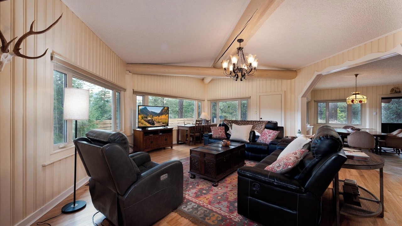 Photo of Livingroom in Purgatory
