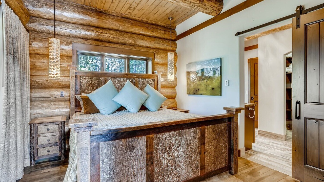 Photo of Bedroom in Breckenridge Heights