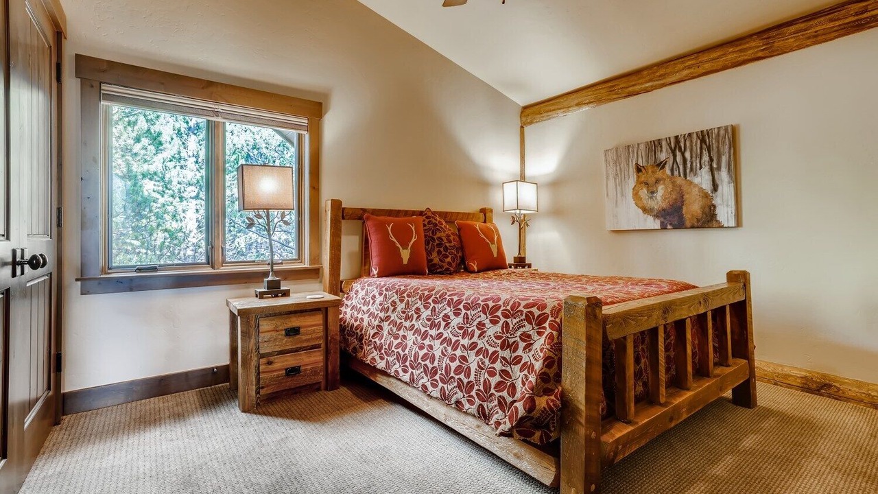 Photo of Bedroom in Breckenridge Heights