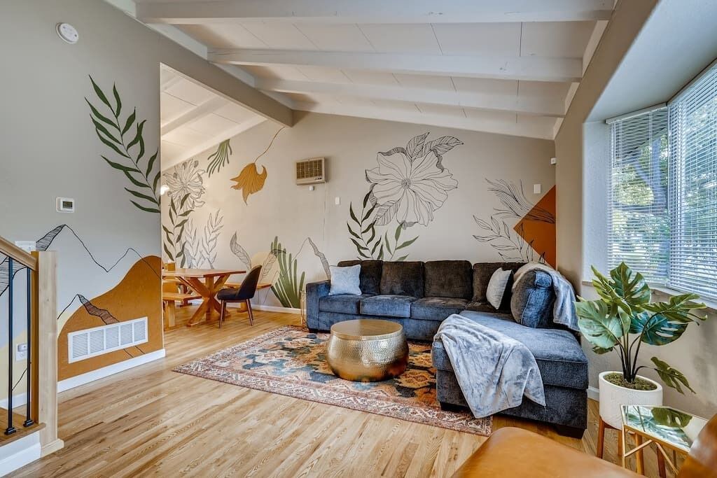 Photo of Livingroom in Arvada Plaza Area