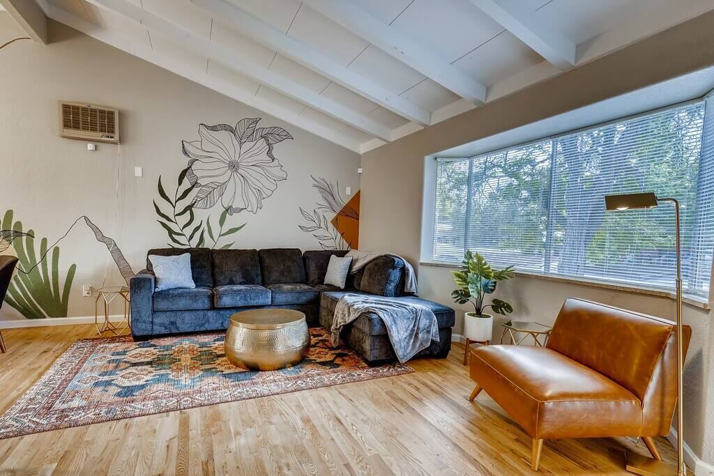 Photo of Livingroom in Arvada Plaza Area