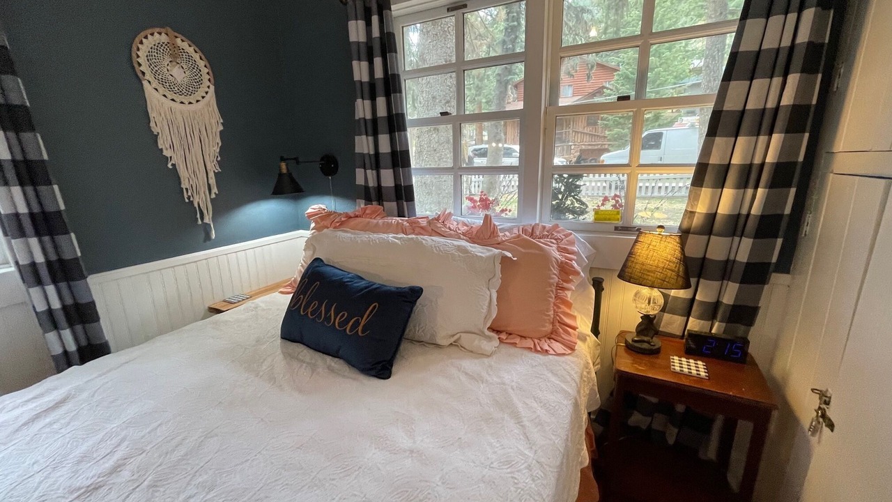 Photo of Bedroom in Green Mountain Falls