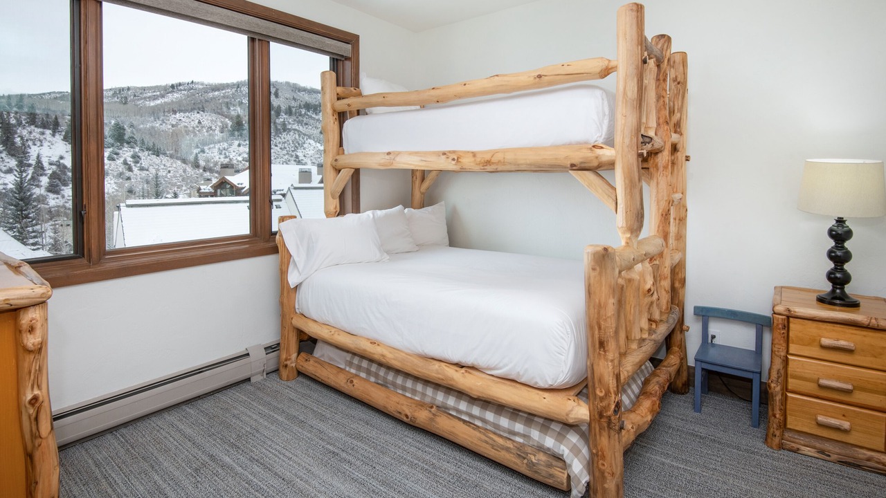 Photo of Bedroom in Highlands Townhomes