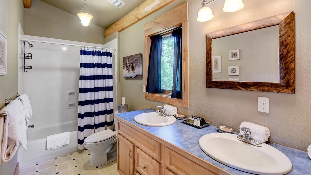 Photo of Bathroom in Fraser