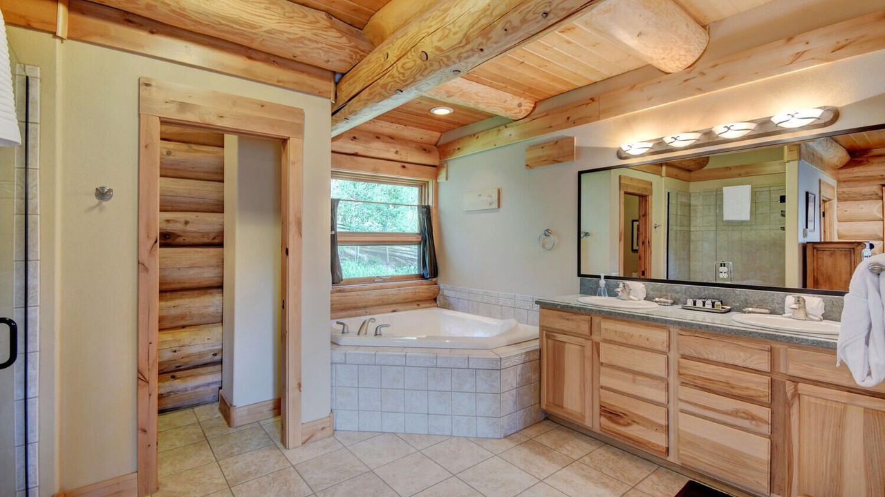 Photo of Bathroom in Fraser