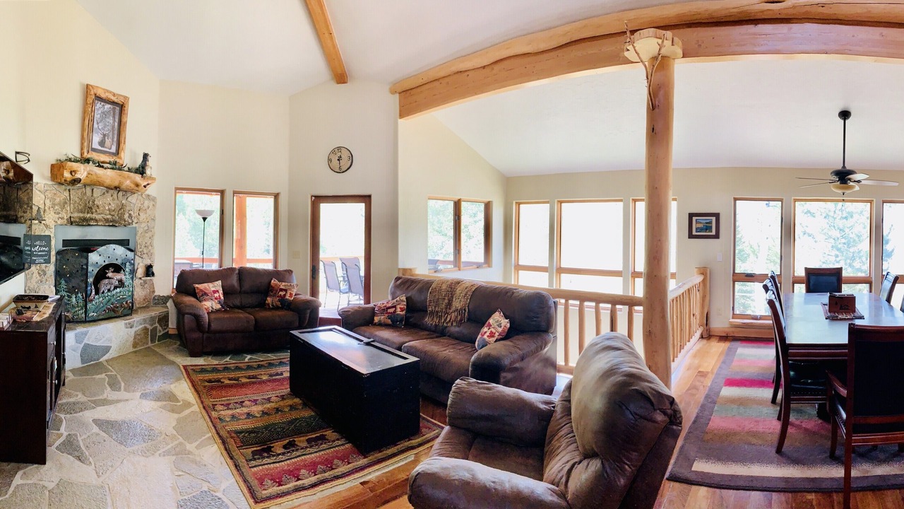 Photo of Livingroom in Oak Creek