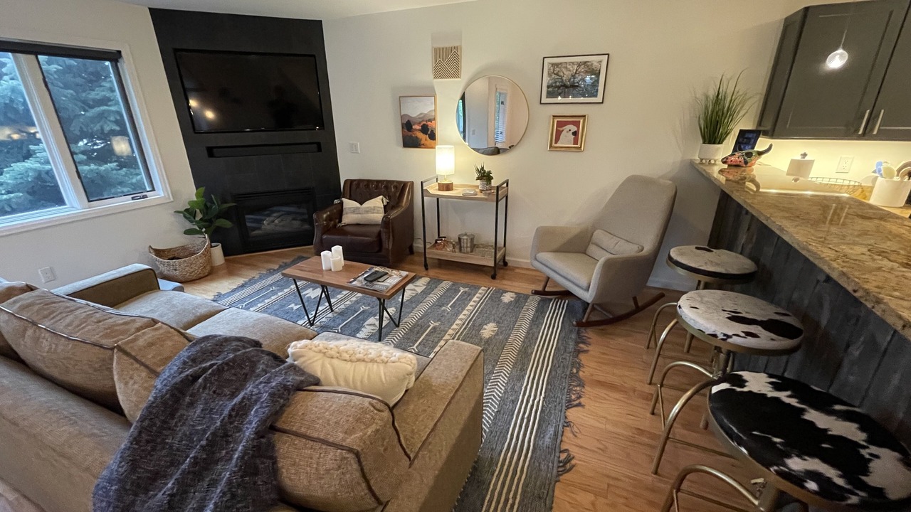 Photo of Livingroom in Avon