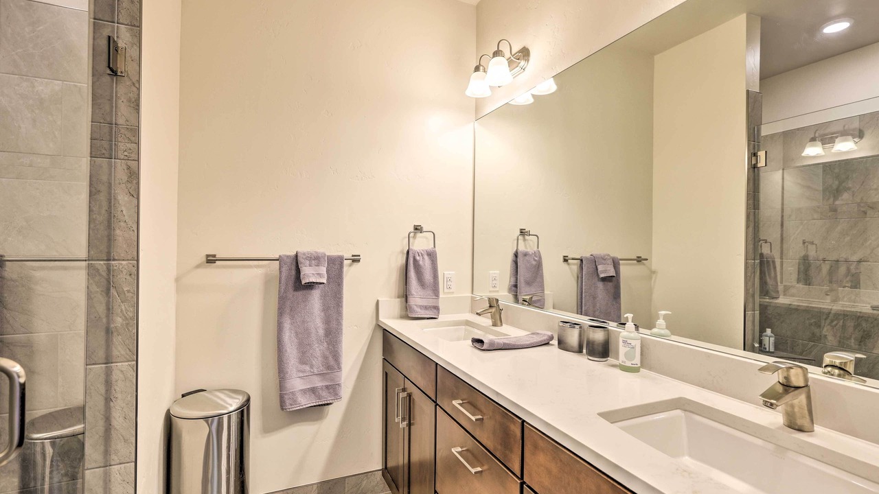 Photo of Bathroom in Lakeside Village