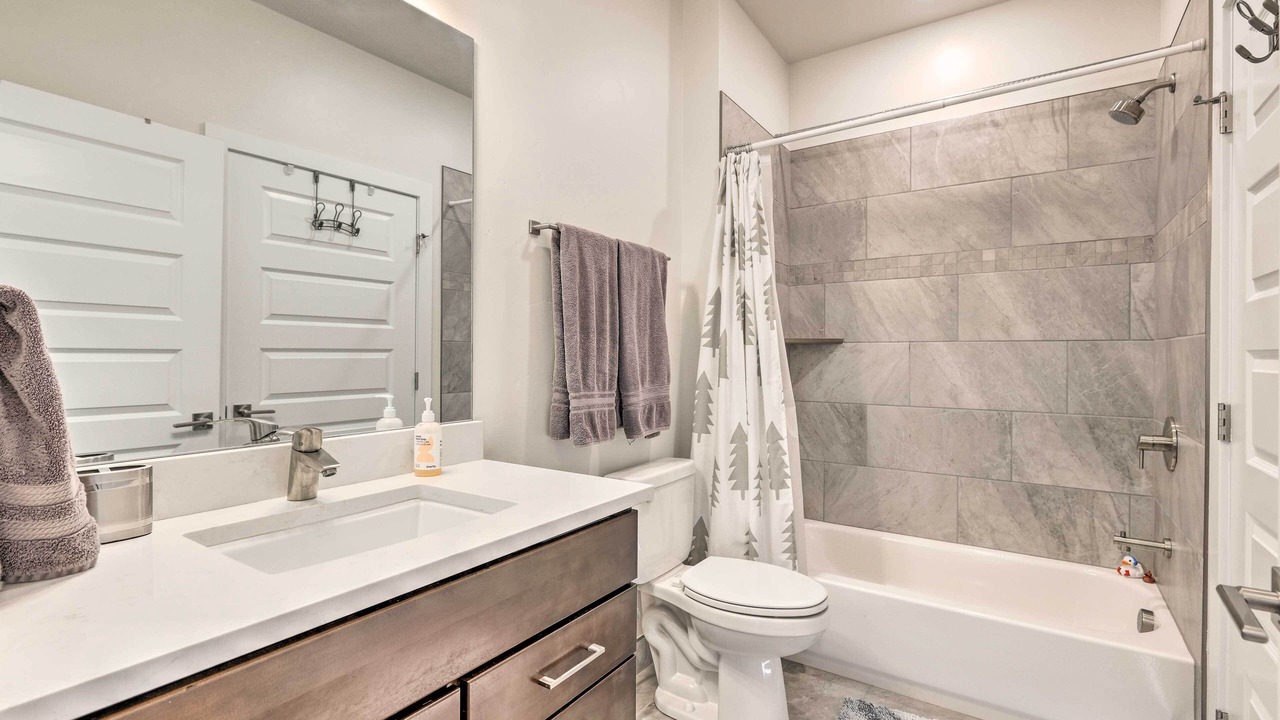 Photo of Bathroom in Lakeside Village