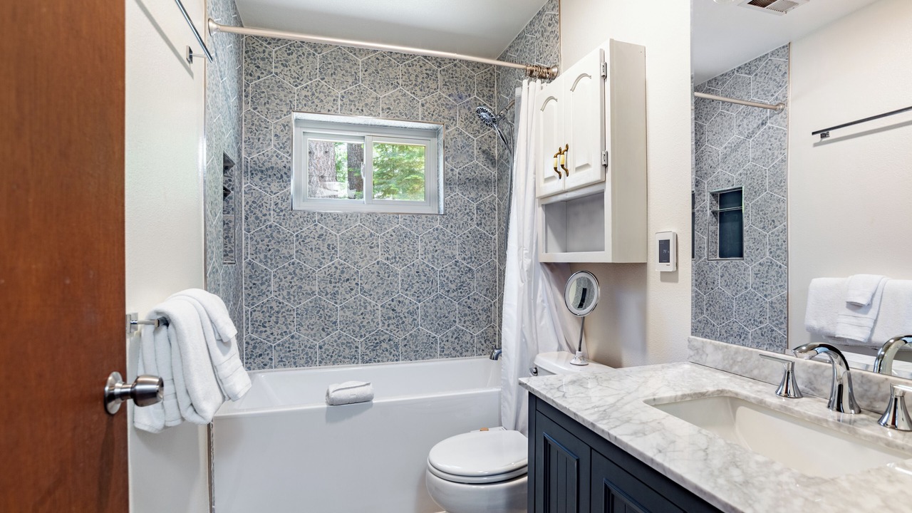 Photo of Bathroom in Tahoma