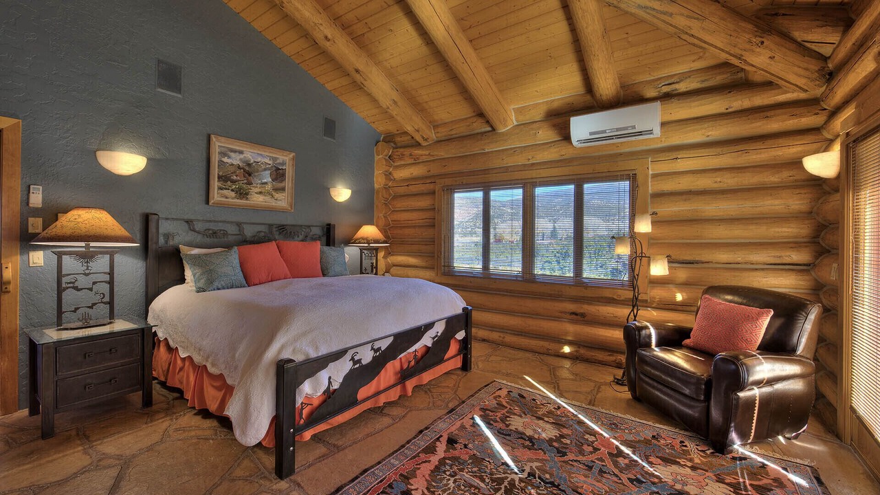 Photo of Bedroom in Spanish Valley