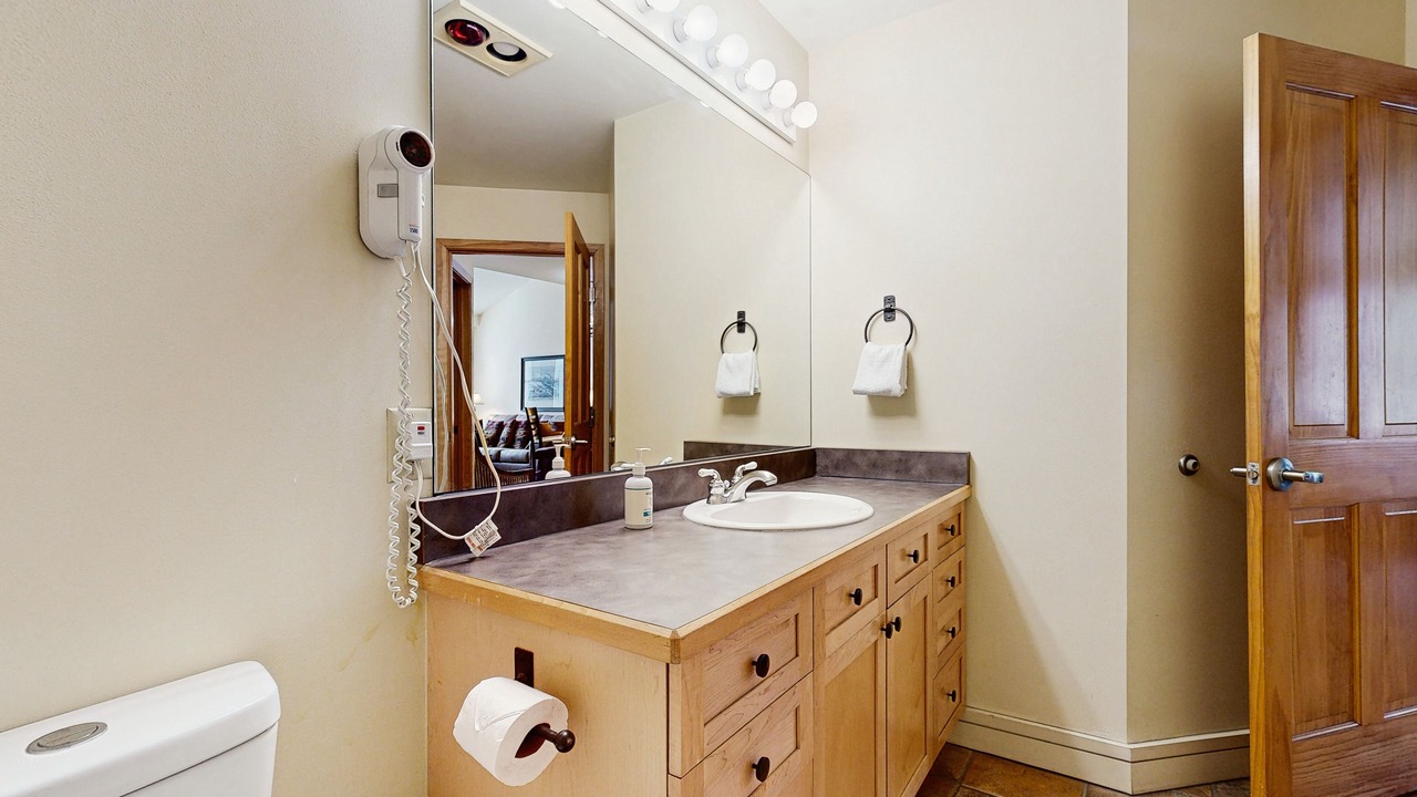 Photo of Bathroom in River Run