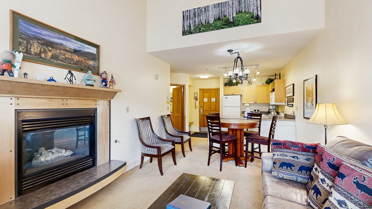 Photo of Livingroom in River Run
