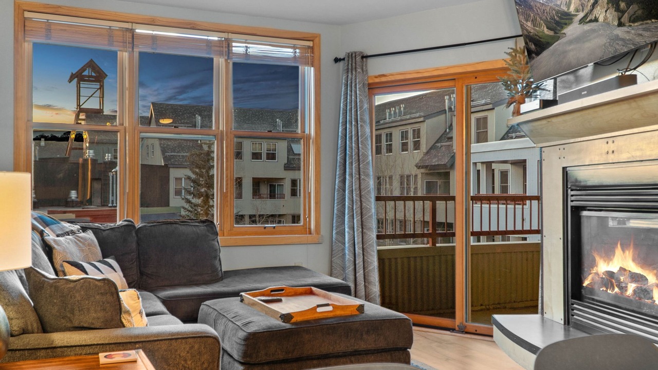 Photo of Livingroom in River Run