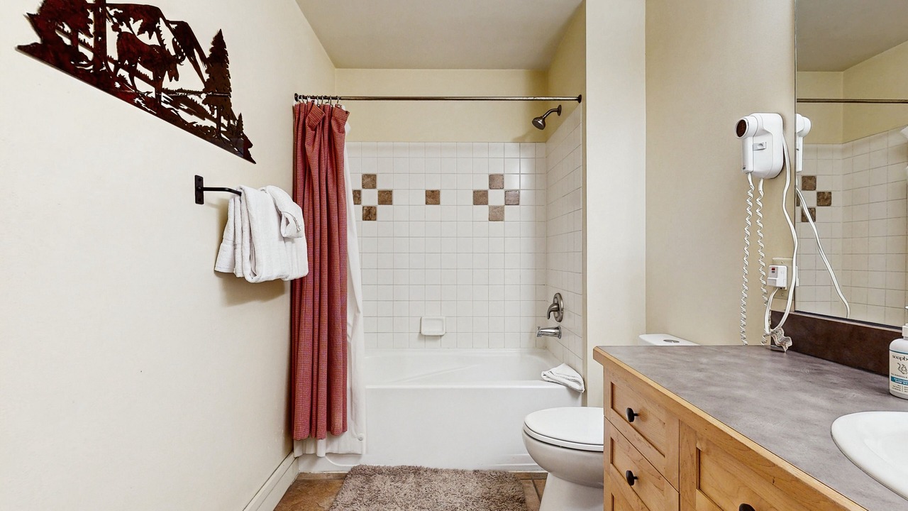Photo of Bathroom in River Run