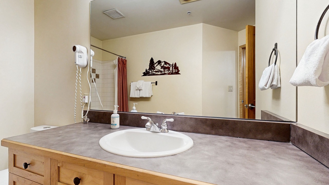 Photo of Bathroom in River Run