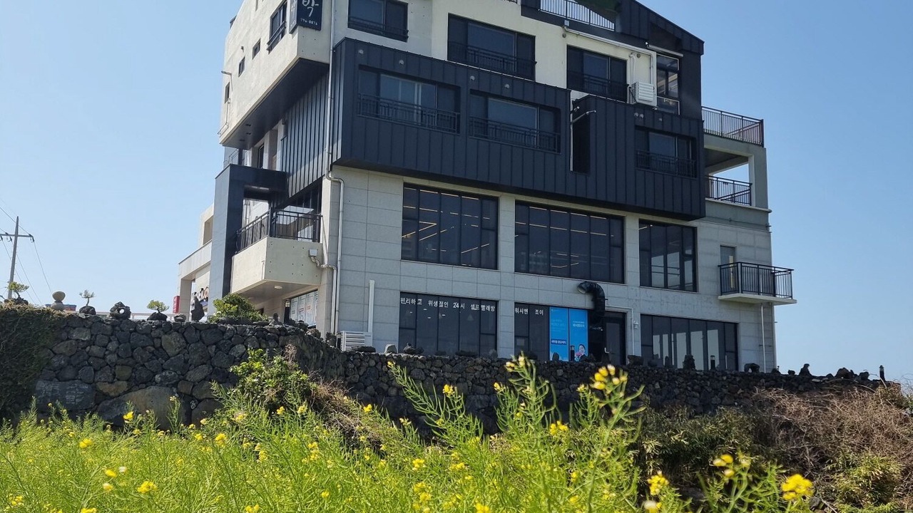 Photo of Outdoor in Hallim