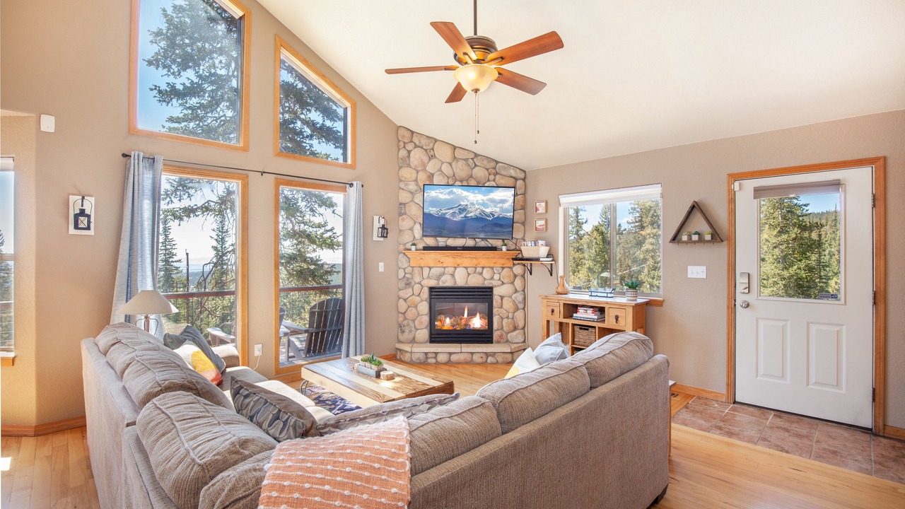 Photo of Livingroom in Valley of the Sun