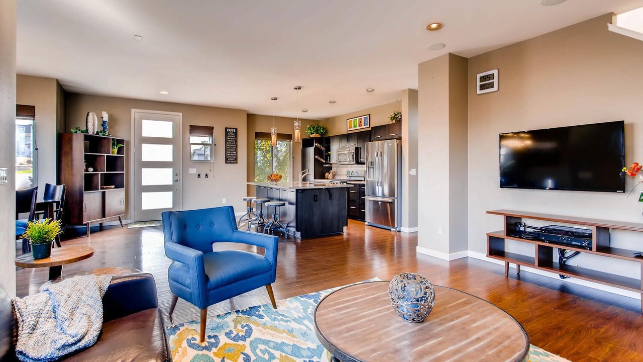 Photo of Livingroom in Northridge