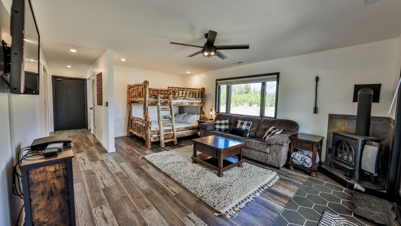 Photo of Livingroom in Grand Lake