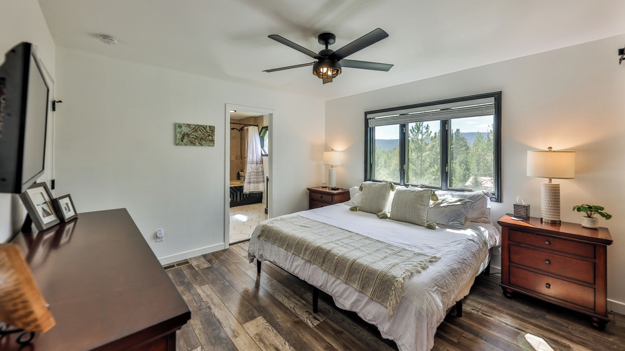 Photo of Bedroom in Grand Lake
