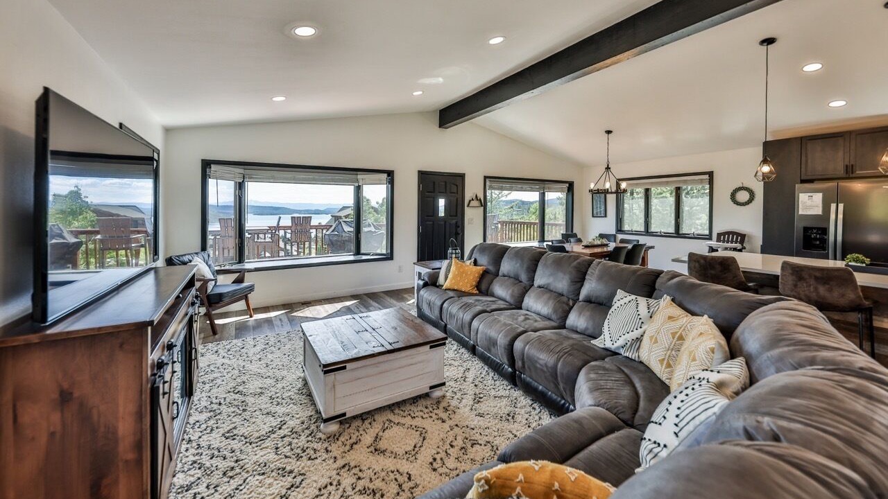 Photo of Livingroom in Grand Lake