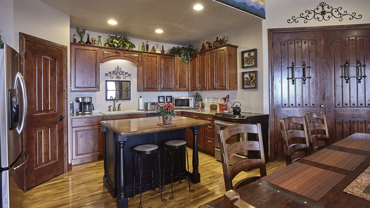 Photo of Kitchen in Mountain Shadows