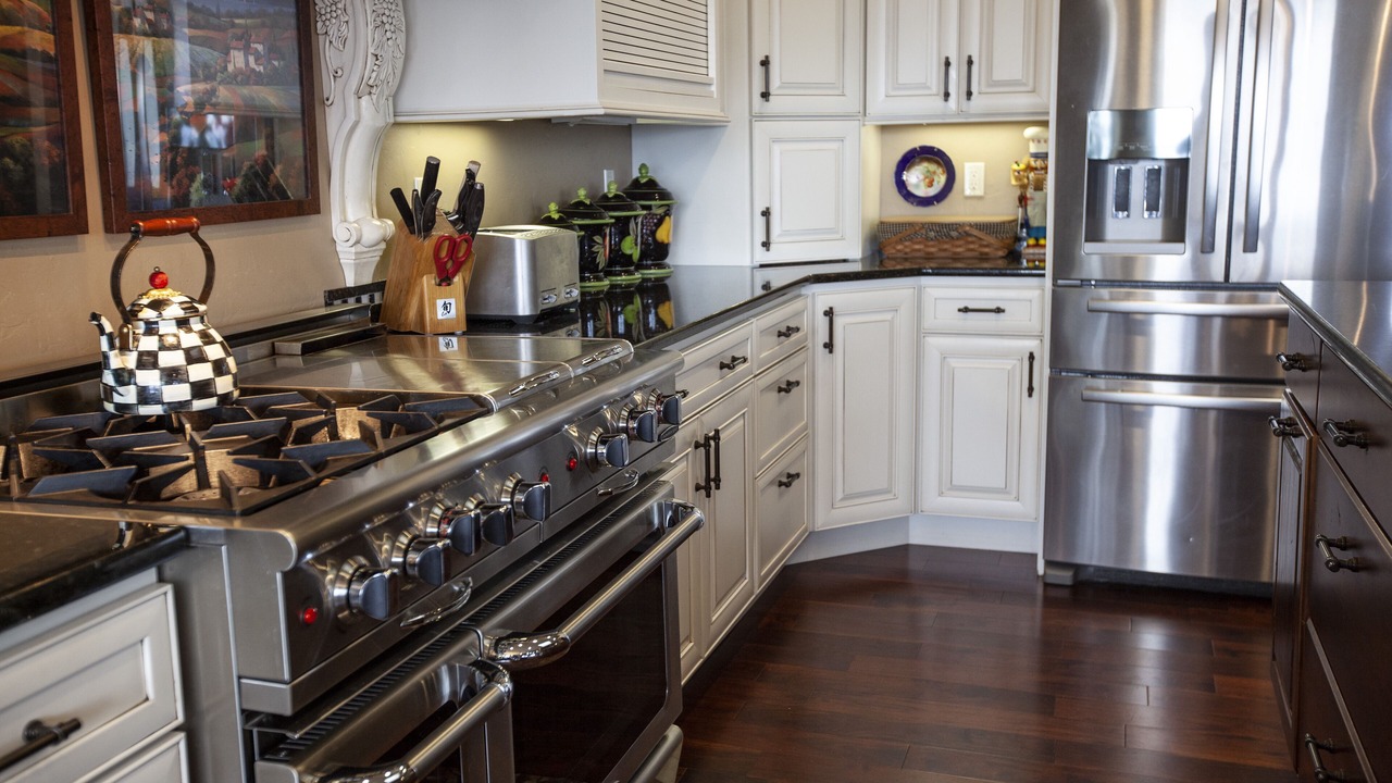 Photo of Kitchen in Mountain Shadows