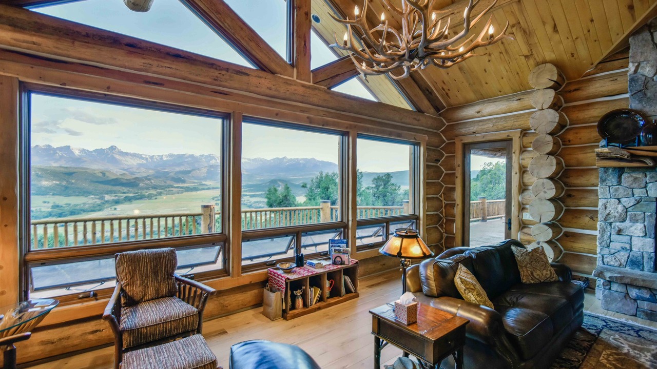 Photo of Livingroom in Pleasant Valley