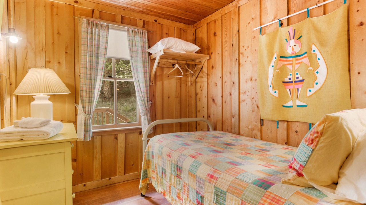 Photo of Bedroom in YMCA of the Rockies
