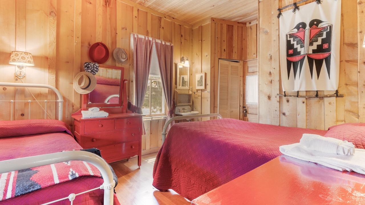 Photo of Bedroom in YMCA of the Rockies