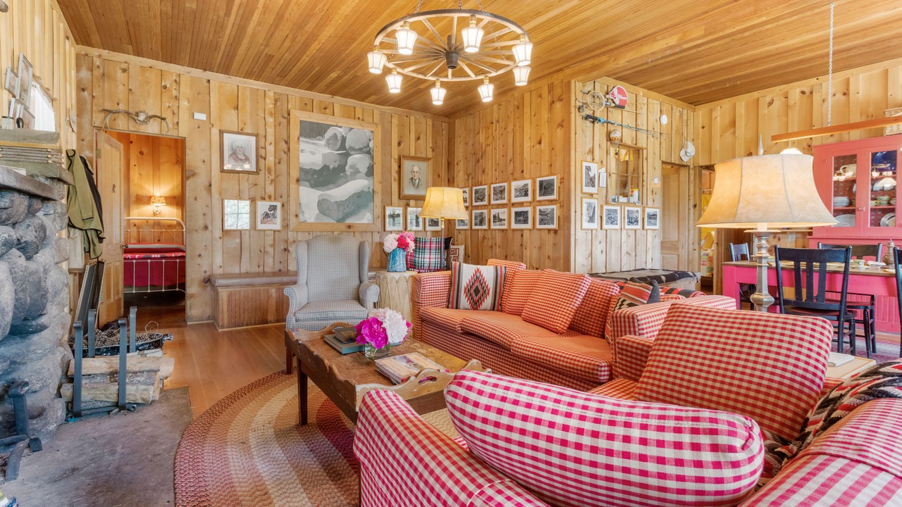 Photo of Livingroom in YMCA of the Rockies