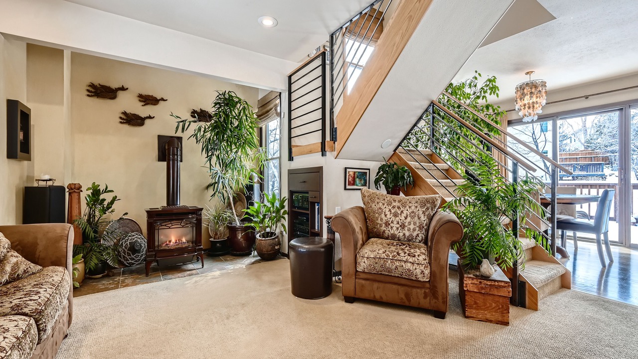 Photo of Livingroom in Rural North Boulder