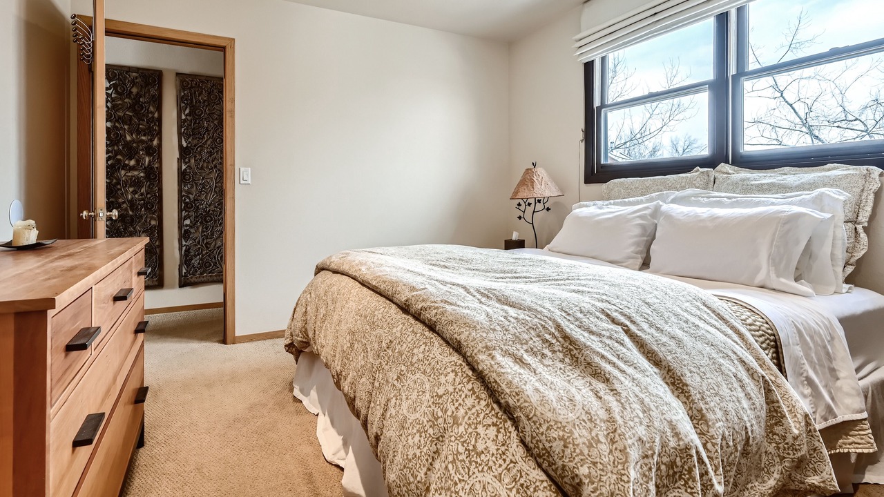 Photo of Bedroom in Rural North Boulder