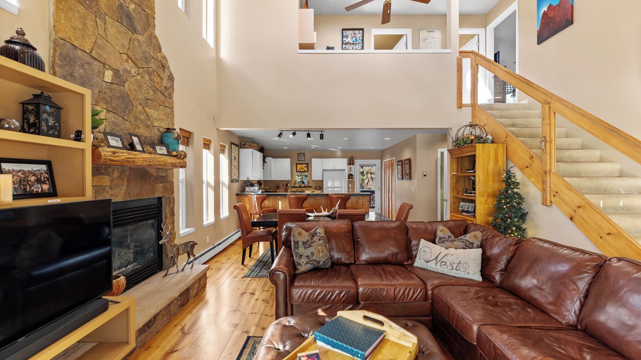 Photo of Livingroom in Valley of the Blue