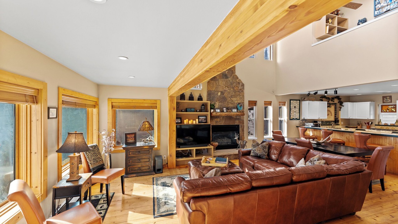 Photo of Livingroom in Valley of the Blue