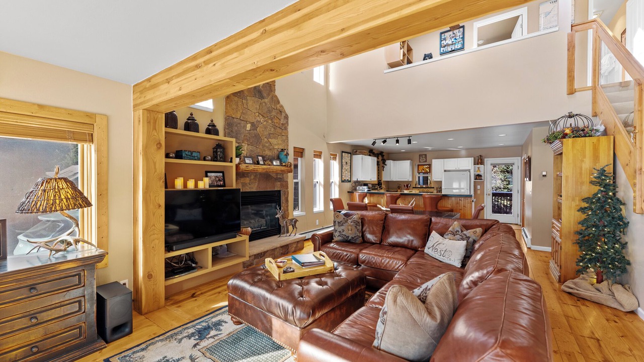 Photo of Livingroom in Valley of the Blue