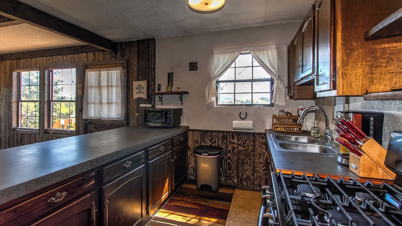 Photo of Kitchen in Indian Mountain