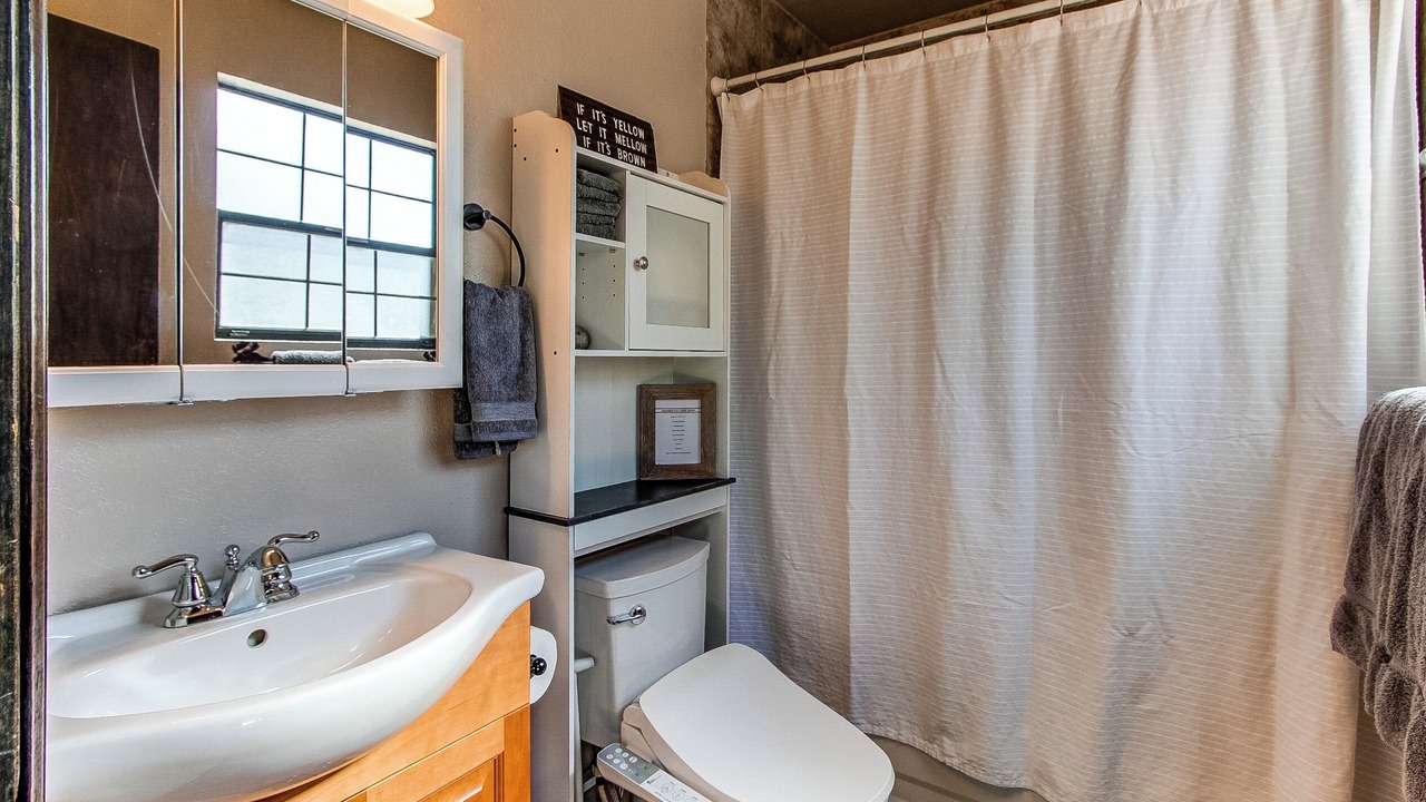 Photo of Bathroom in Indian Mountain