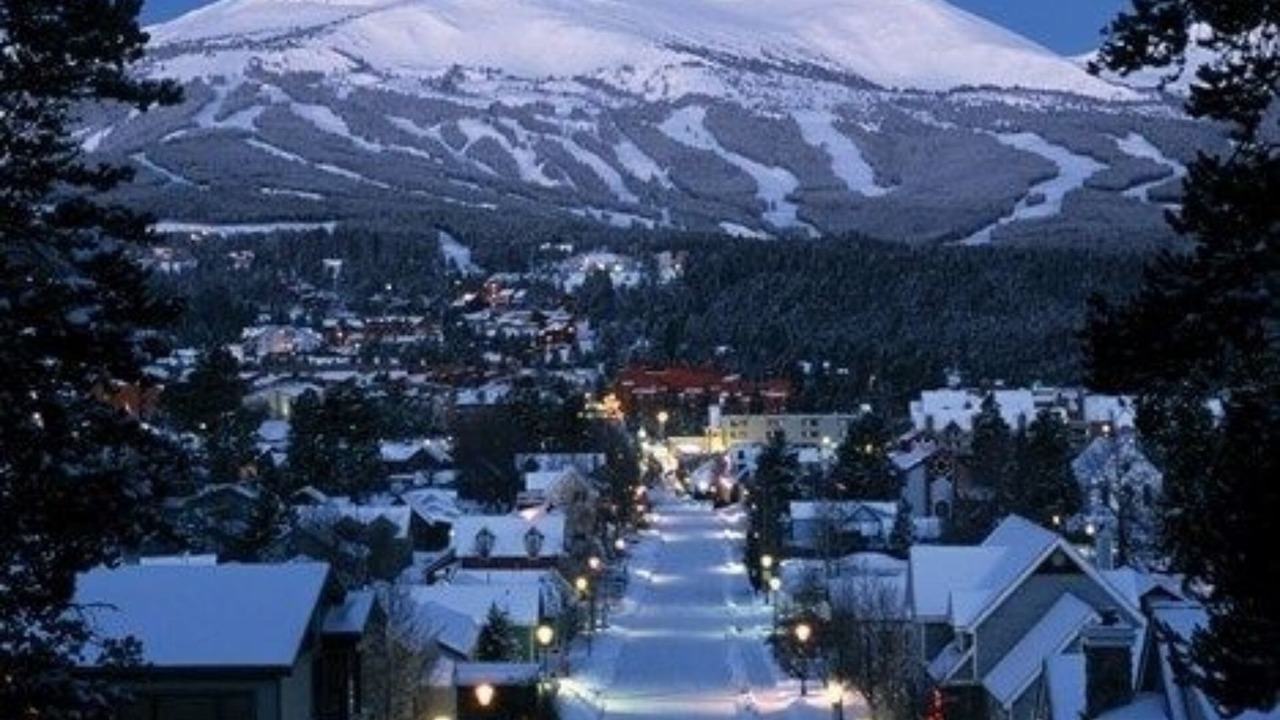 Photo of Outdoor in Four O'Clock