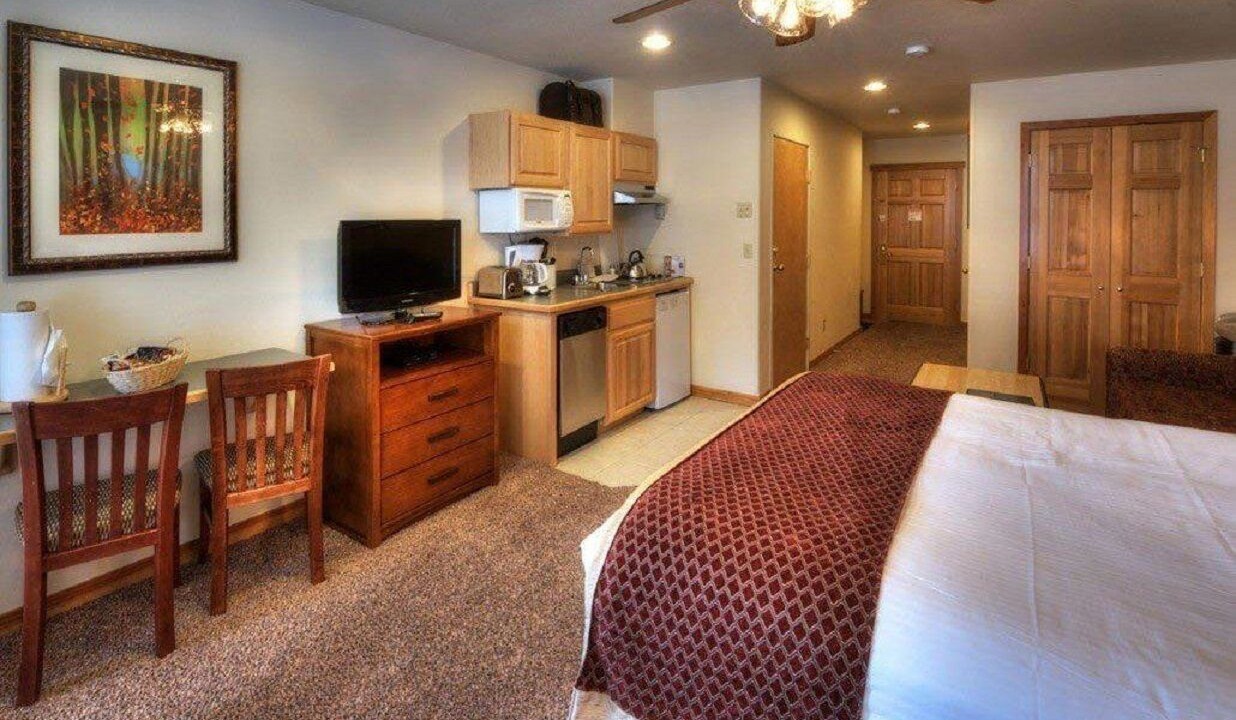 Photo of Bedroom in Four O'Clock