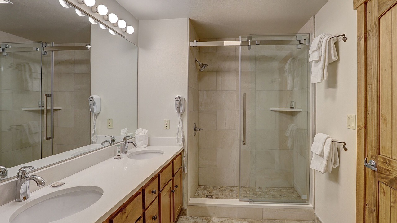 Photo of Bathroom in River Run